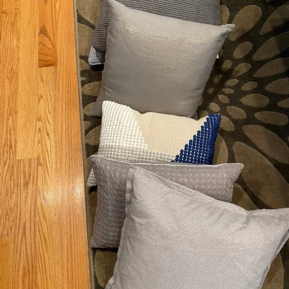 Grey / light grey modern pattern throw pillow